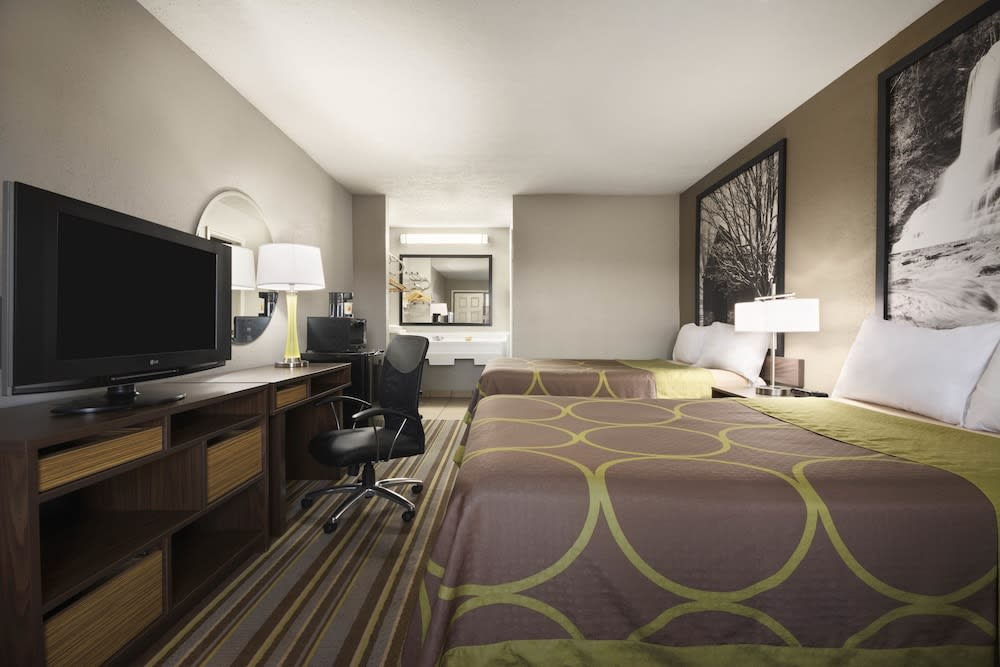 Super 8 by Wyndham Wytheville 5