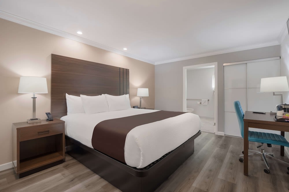 SureStay Plus Hotel by Best Western Upland - Ontario North 5
