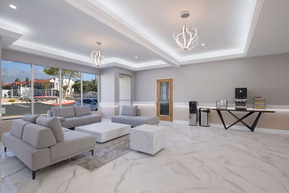 SureStay Plus Hotel by Best Western Upland - Ontario North 2