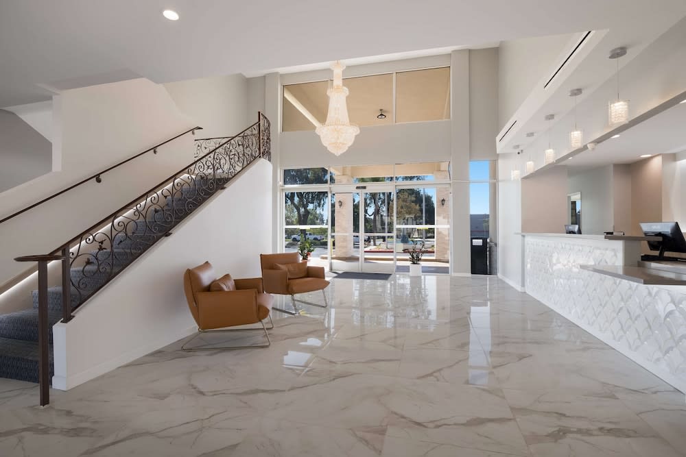 SureStay Plus Hotel by Best Western Upland - Ontario North 3