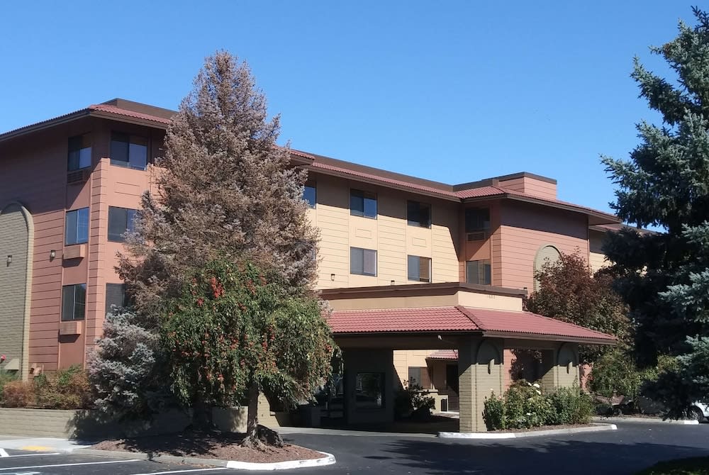 Baymont by Wyndham Yakima Riverfront 1