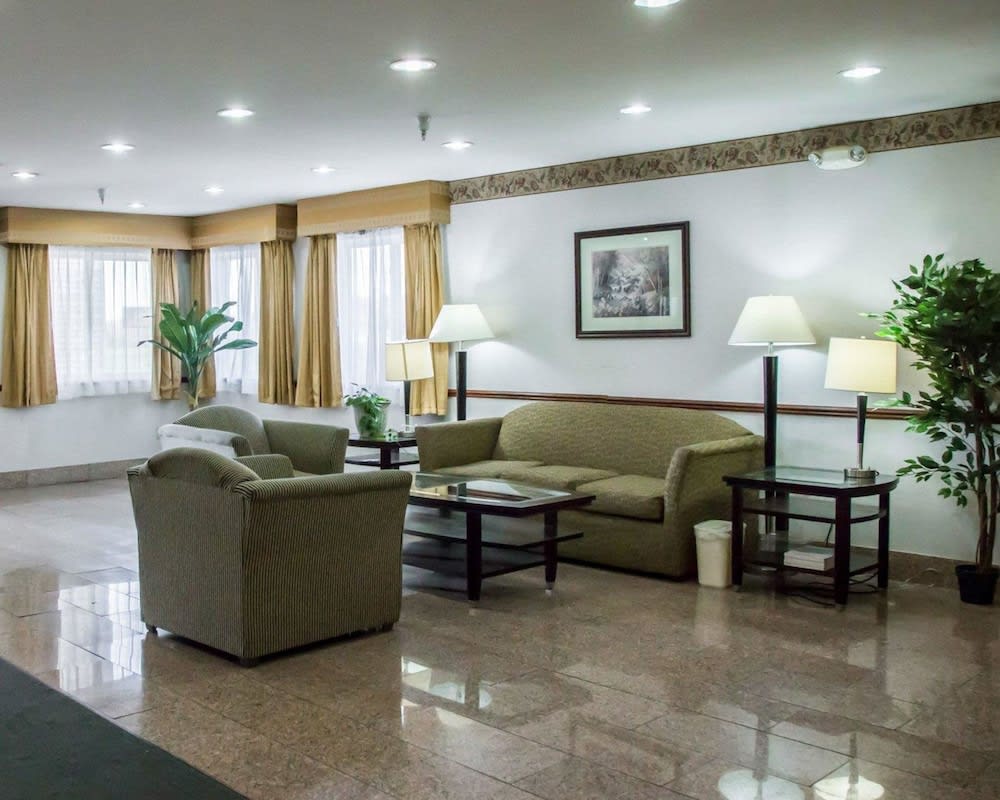 Quality Inn & Suites Loves Park near Rockford 2
