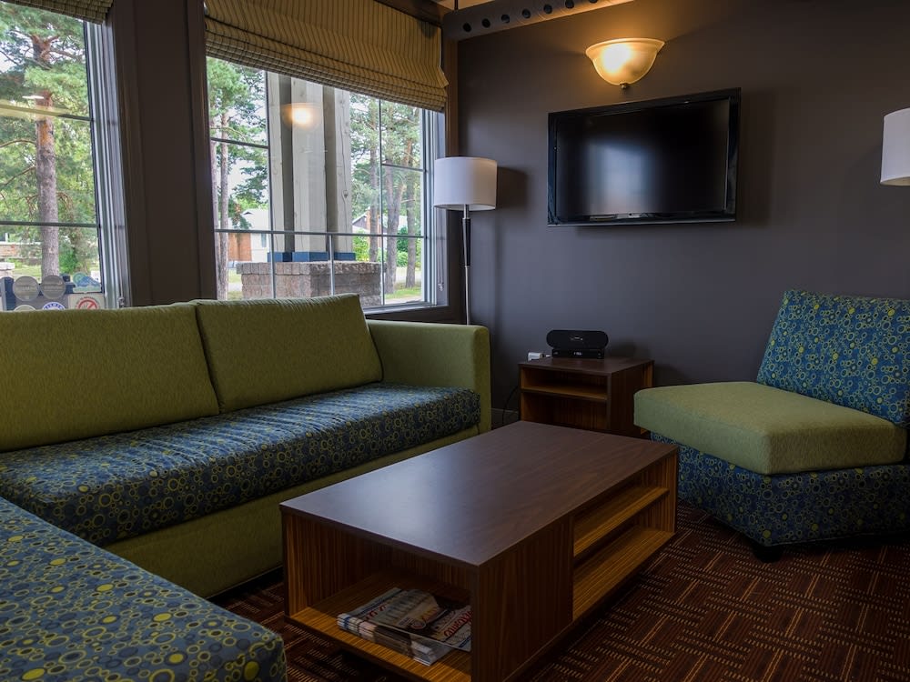 Super 8 by Wyndham Sault Ste Marie On 5