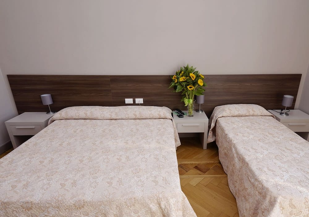 Hotel Mediterranee 3