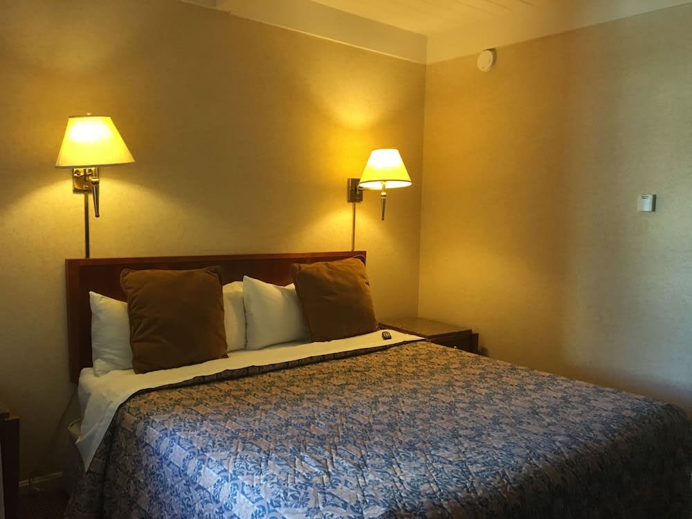 Pacific Heights Inn 3