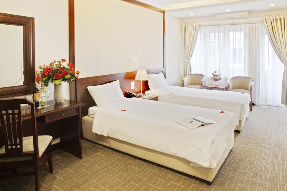 Thang Long Espana Hotel 4