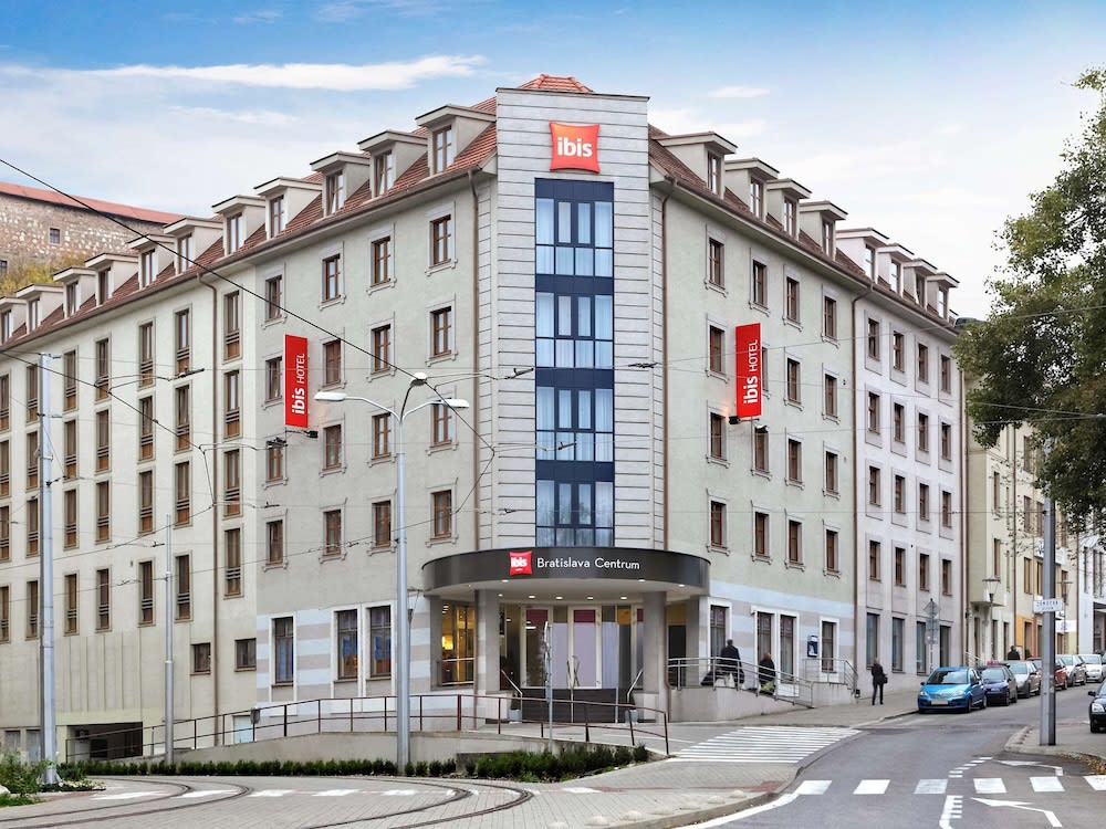 Отель братислава. Ibis 3*. Отель 3 звезды на Братиславской.