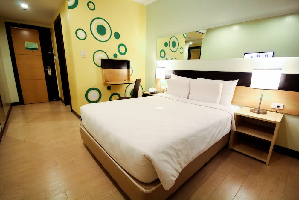 Go Hotels Iloilo 1