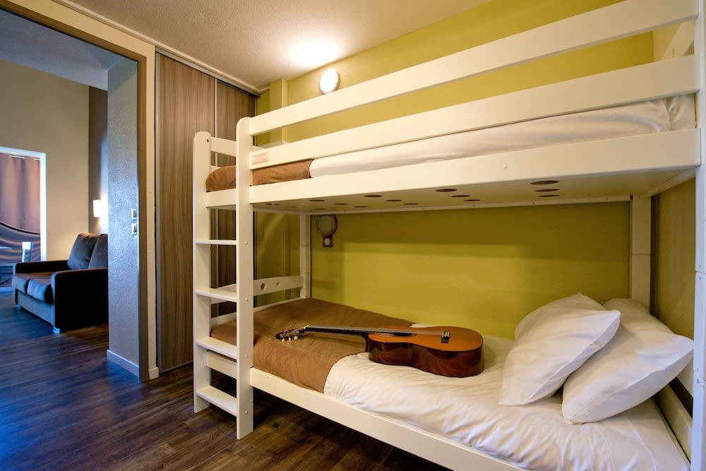 SOWELL Family Les Amandiers 5