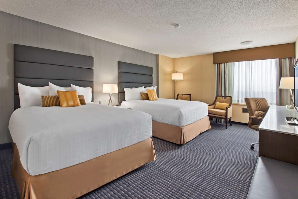 Best Western Premier Calgary Plaza Hotel & Conference Centre 5