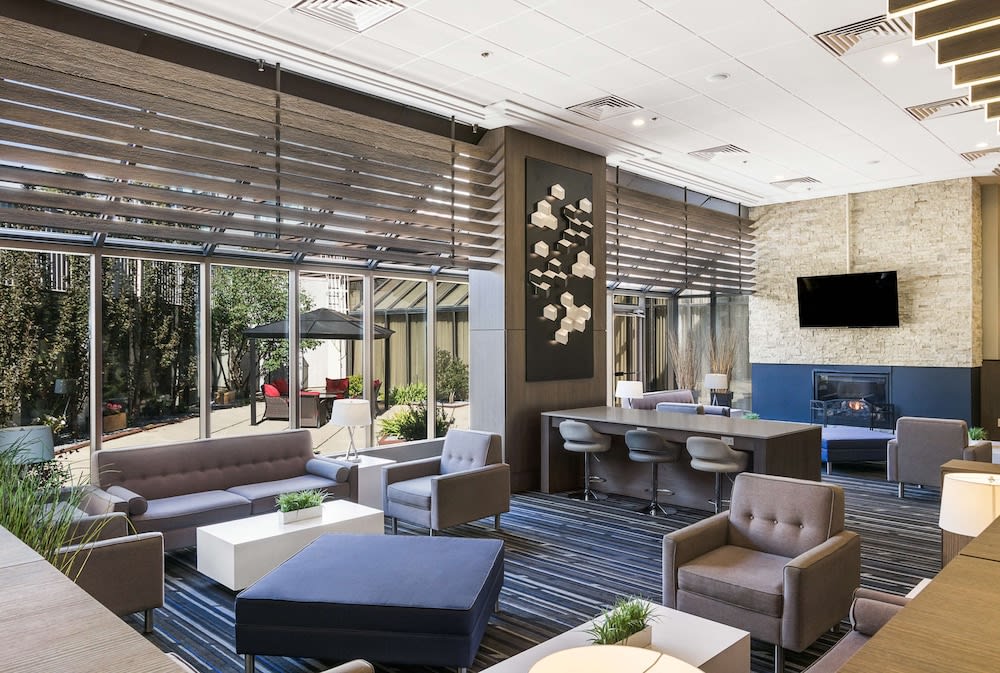 Best Western Premier Calgary Plaza Hotel & Conference Centre 1