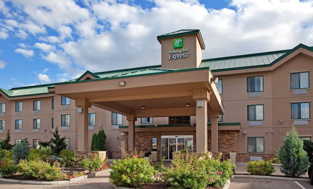 Holiday Inn Express & Suites - Vernon by IHG 1