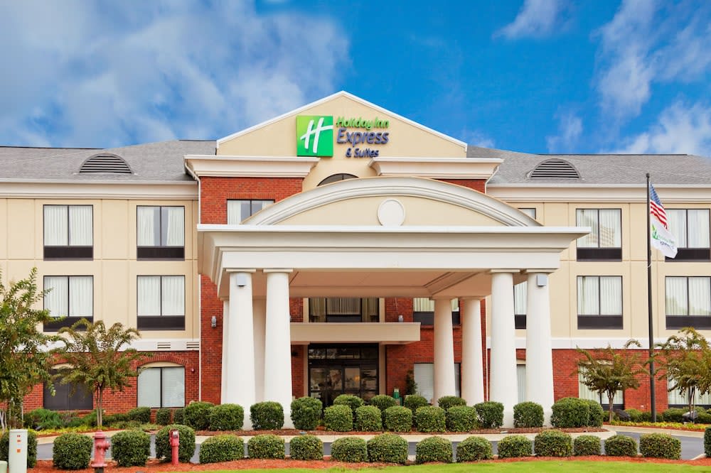 Holiday Inn Express Hotel & Suites Tupelo by IHG 1