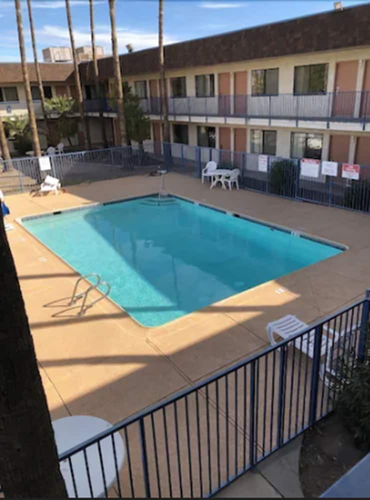 Super Inn Tucson 2