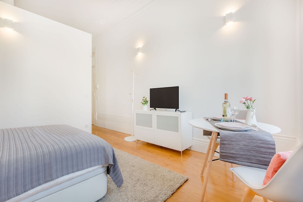 Invicta City Studio 4