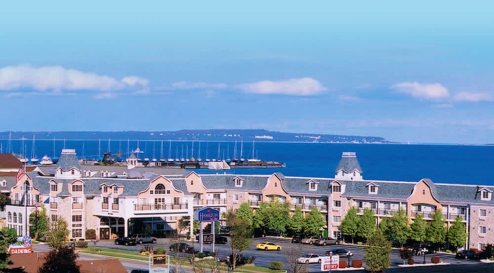 Hamilton Inn Select Beachfront Mackinaw City 2