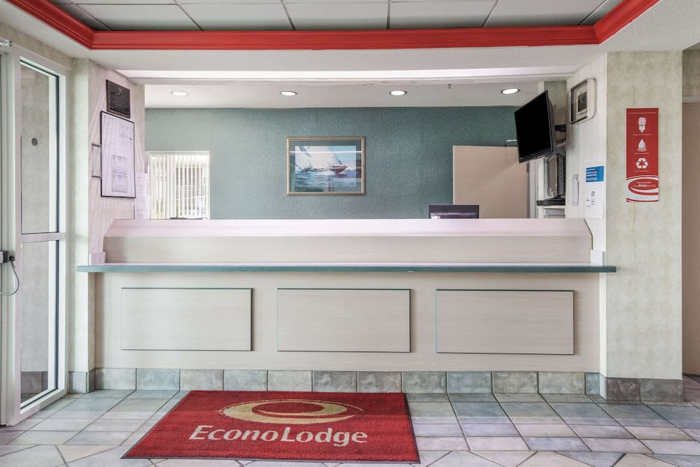 Econo Lodge Morristown 5