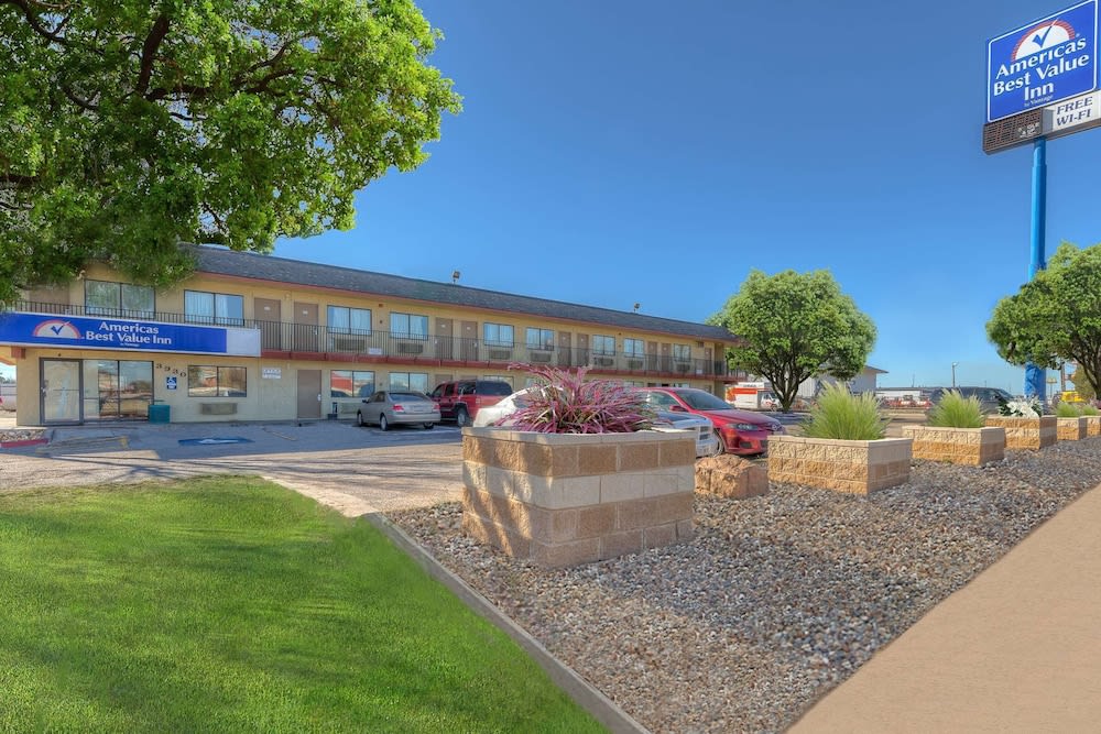 Americas Best Value Inn Amarillo Airport 1