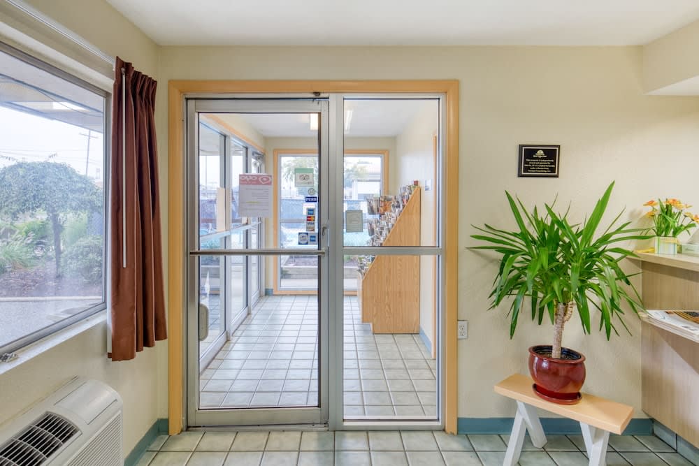 Days Inn by Wyndham New Philadelphia 2
