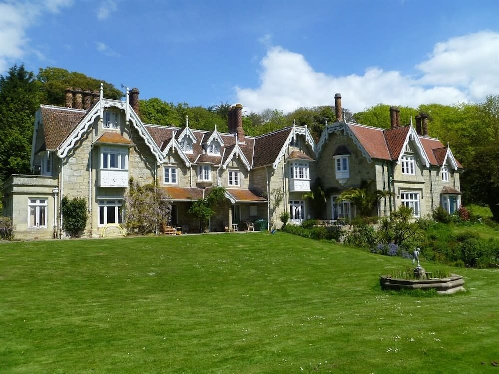 Lisle Combe 1