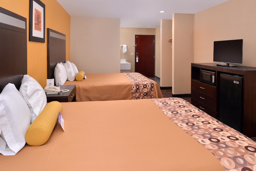 Americas Best Value Inn & Suites Madera 1