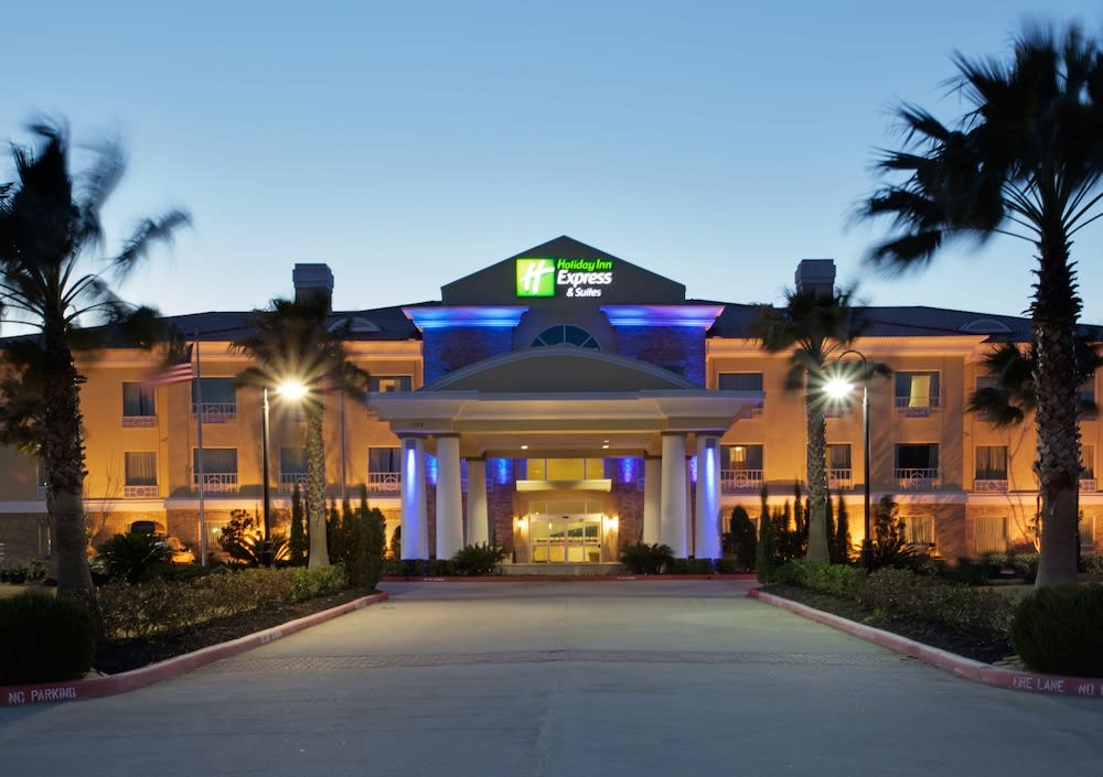 Holiday Inn Express Hotel & Suites Pearland by IHG 1