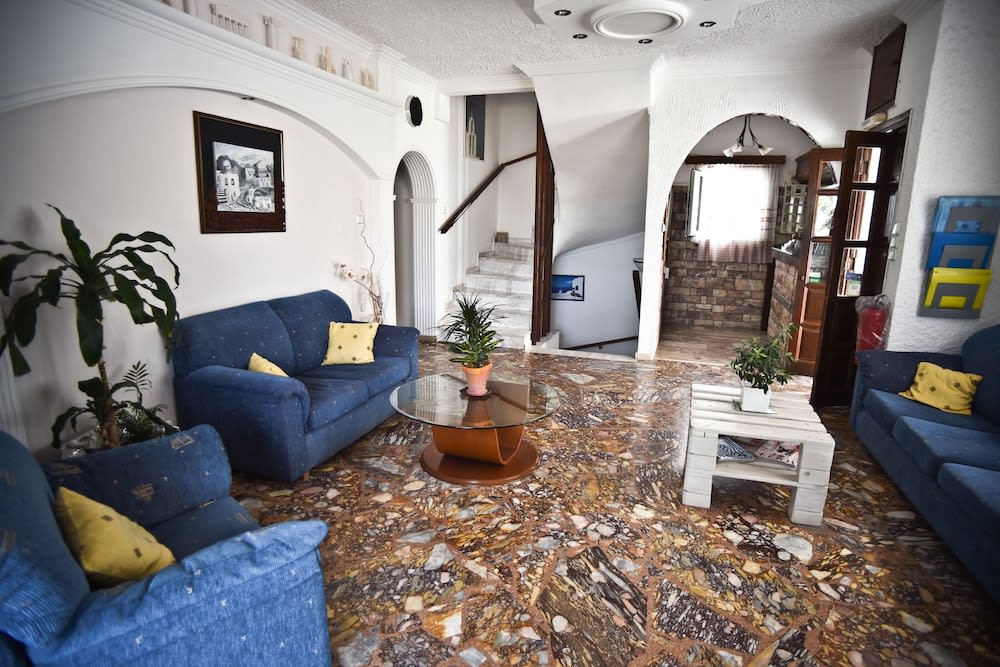 Holiday Beach Resort Santorini 3