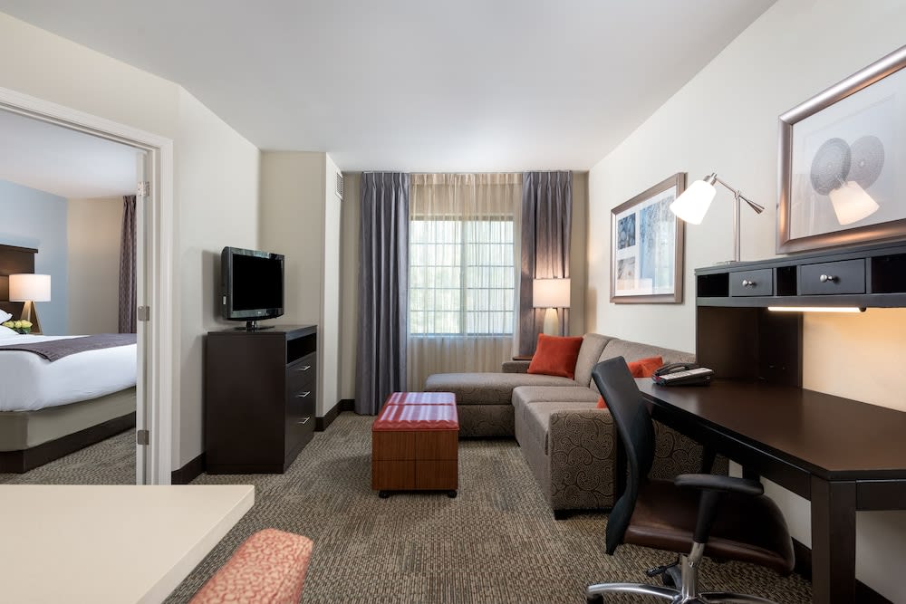 Staybridge Suites Chantilly - Dulles Airport by IHG 3