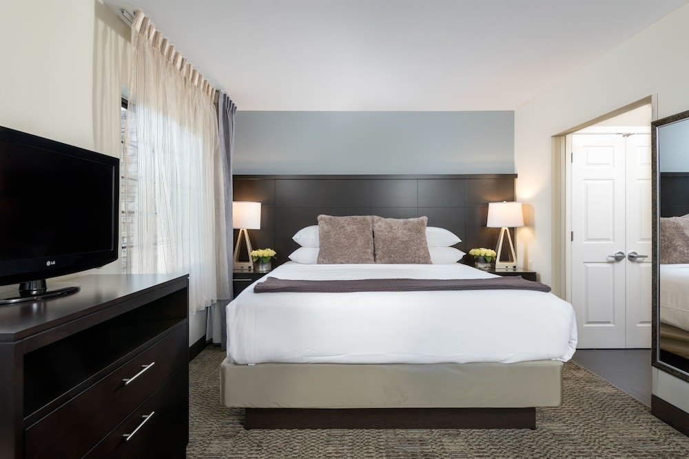 Staybridge Suites Chantilly - Dulles Airport by IHG 5