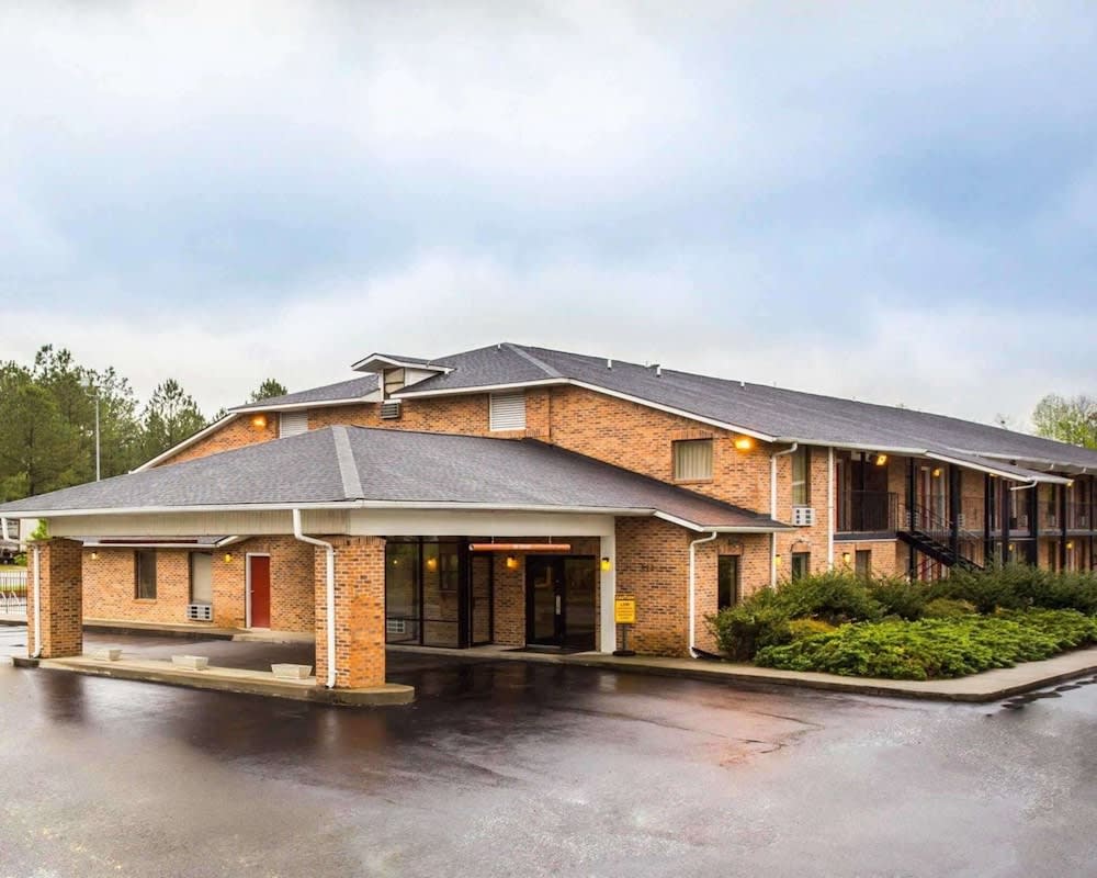 Econo Lodge Inn & Suites Lugoff 1