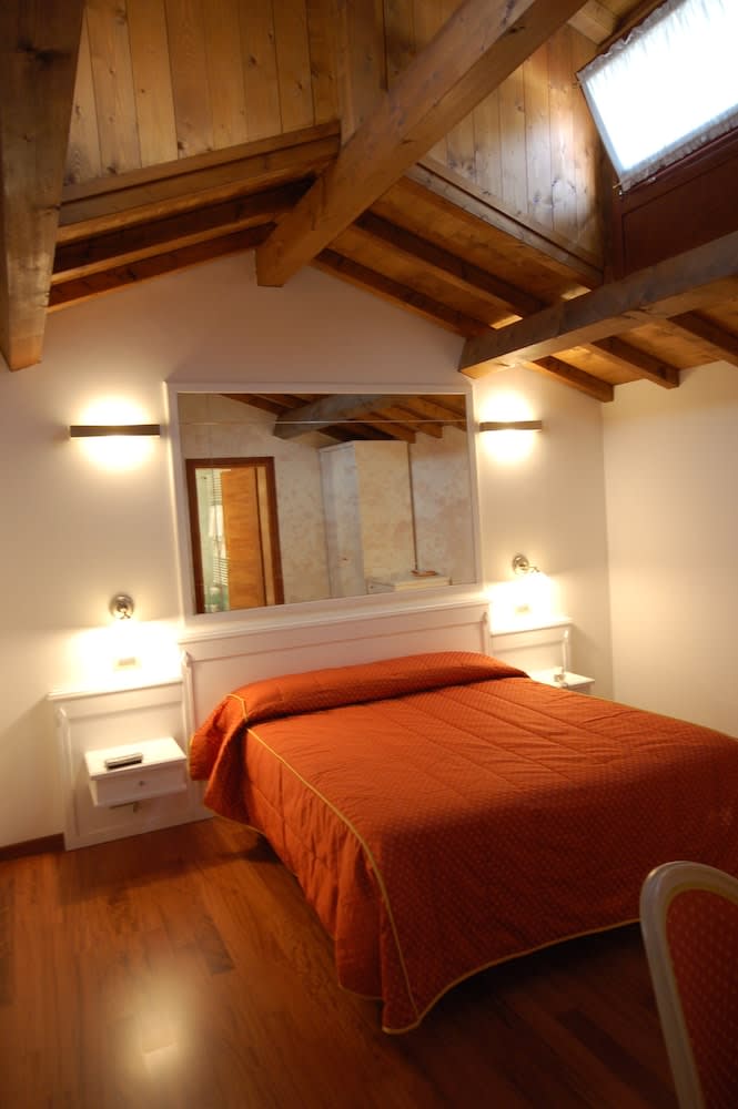 Casanova Fourrooms 2