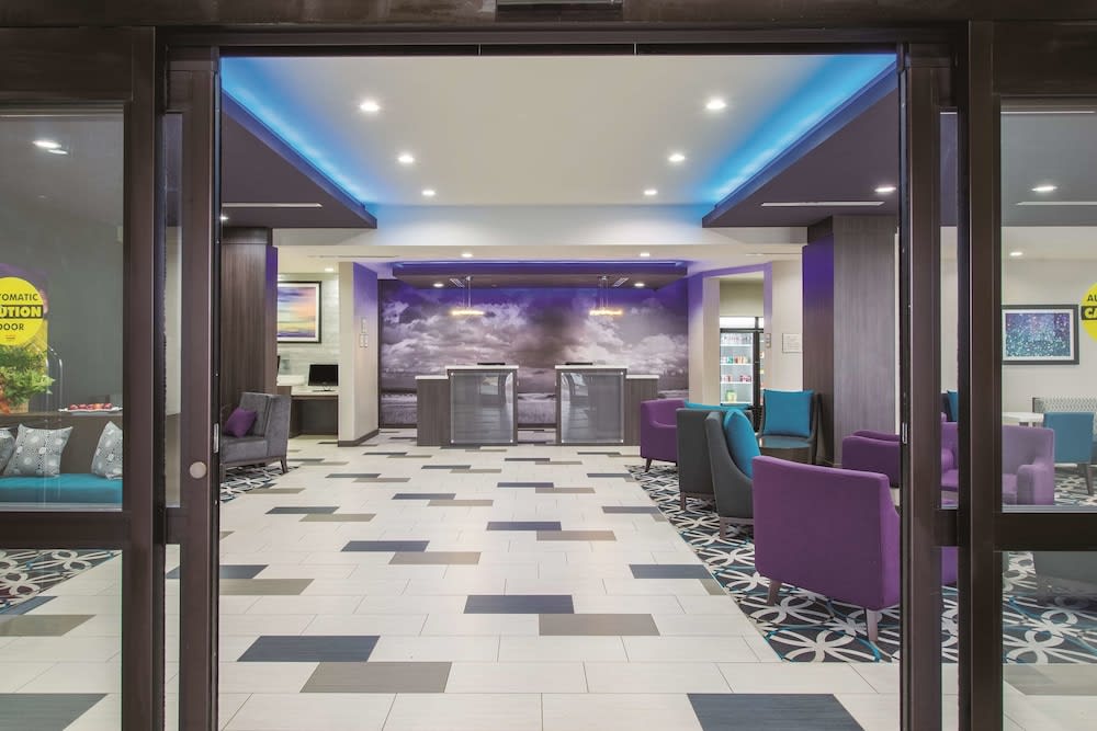 La Quinta Inn & Suites by Wyndham Enid 2