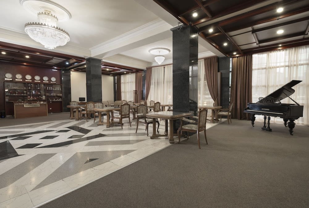 Ani Central Inn 3