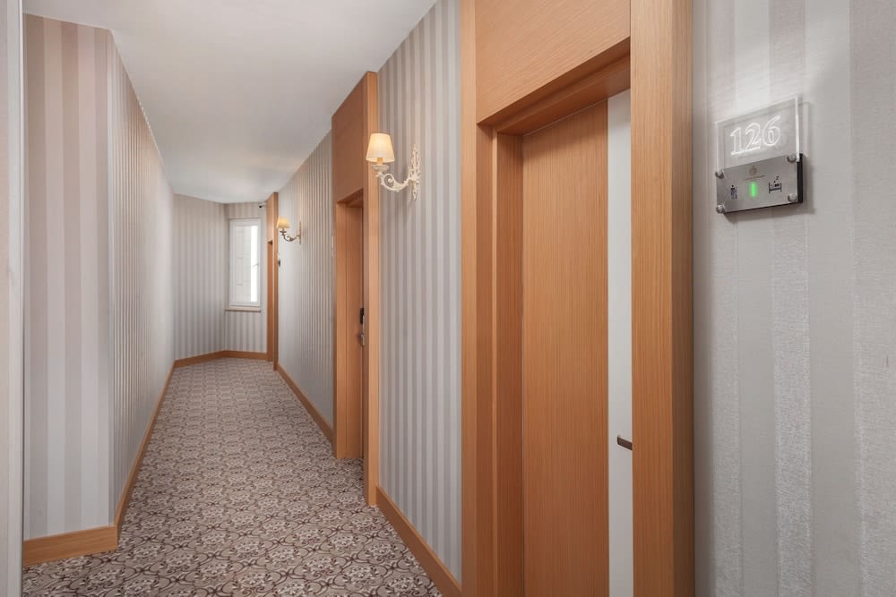 Golden Orange Hotel 5