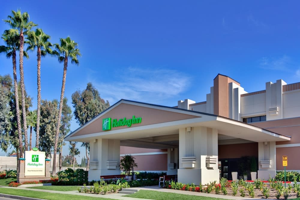 Holiday Inn & Suites ANAHEIM (1 BLK/DISNEYLAND ) by IHG 1