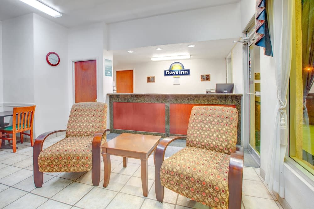Days Inn by Wyndham Okemah 2