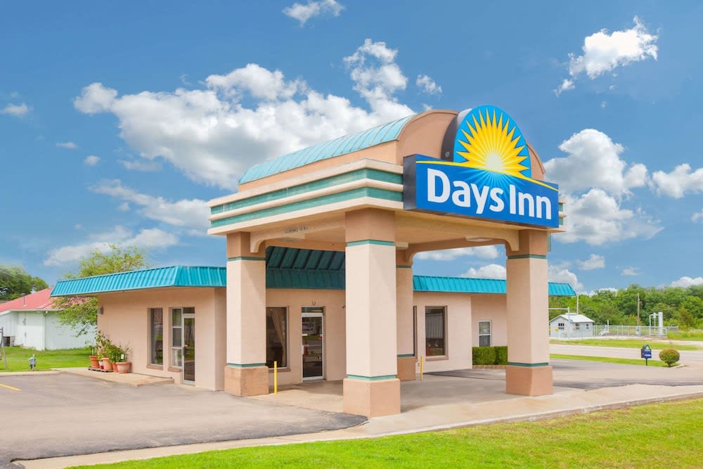 Days Inn by Wyndham Okemah 1
