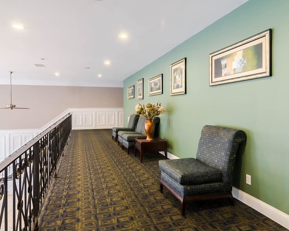 Rodeway Inn & Suites Williamsburg Central 2