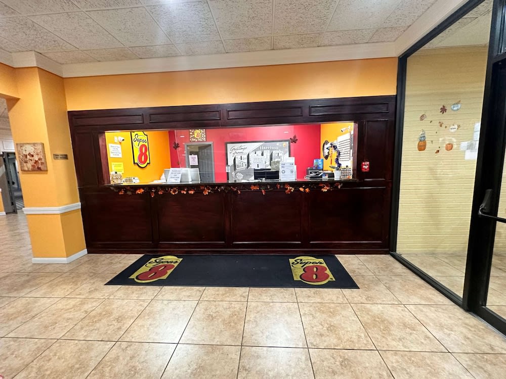 Super 8 by Wyndham Harrison OH 2