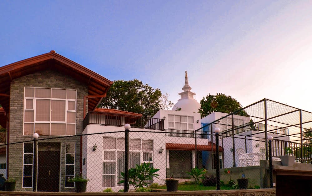 Villa Baywatch, Rumassala 1
