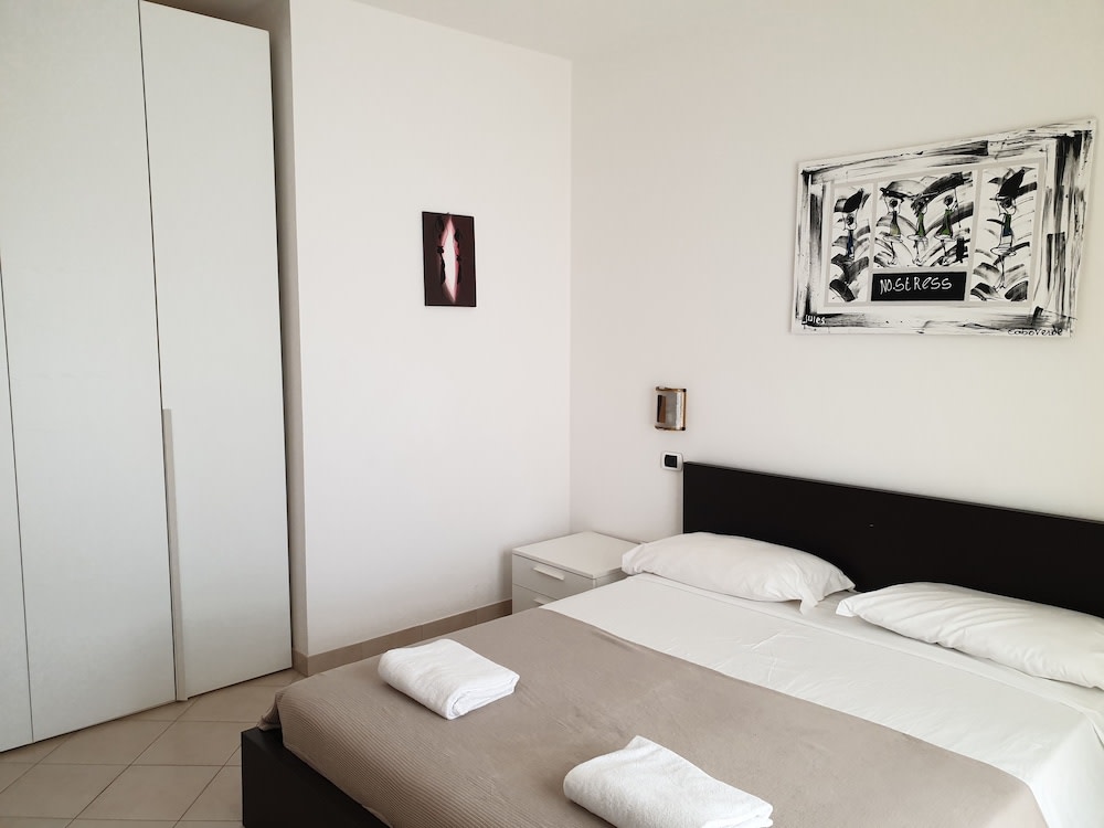 Aparthotel Por do Sol 5