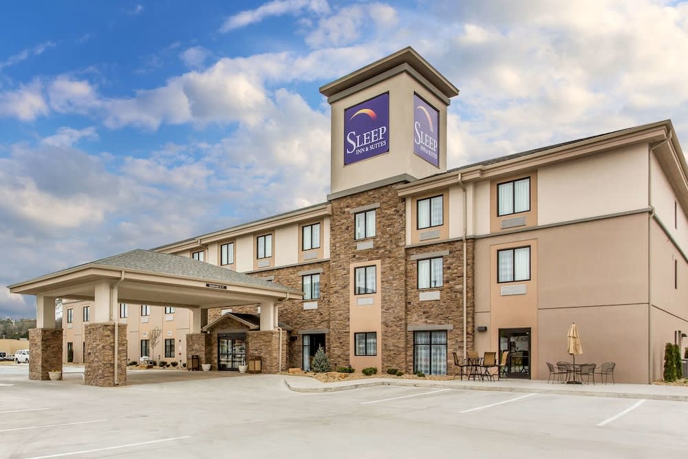 Sleep Inn & Suites Dayton South 1