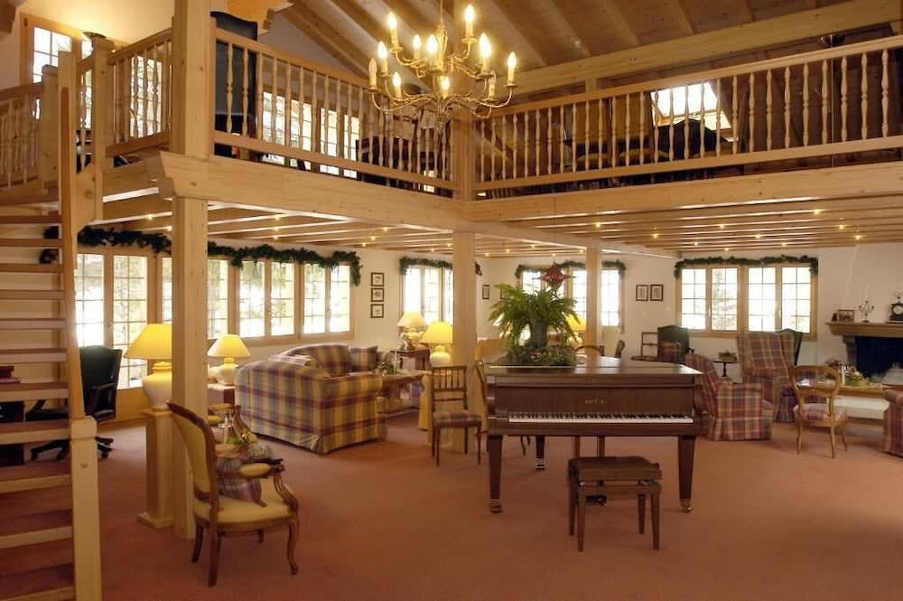 Waldhotel Doldenhorn 2