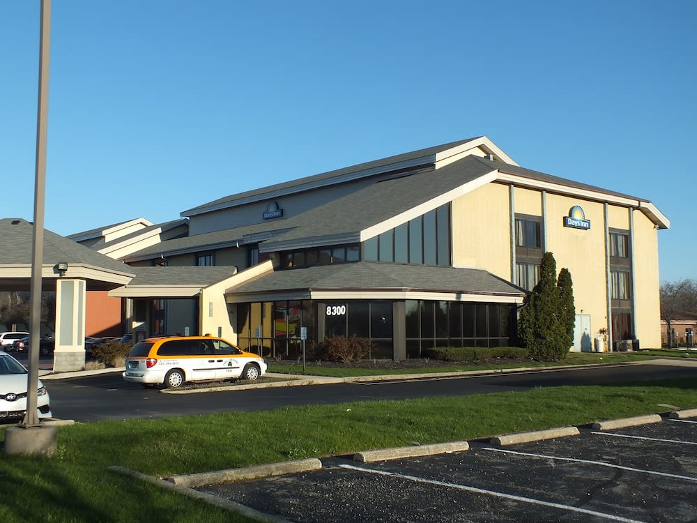 Days Inn by Wyndham Indianapolis Northeast 1