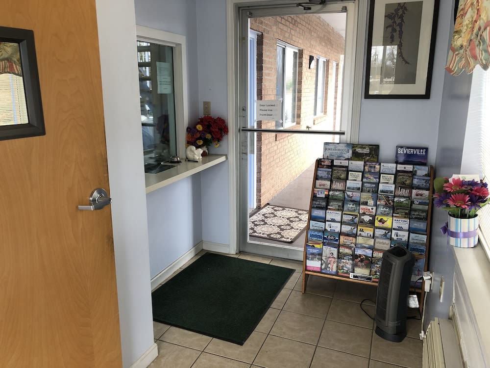 Americas Best Value Inn - Jonesville 2