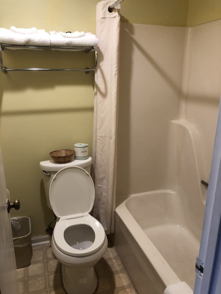 Americas Best Value Inn - Jonesville 5