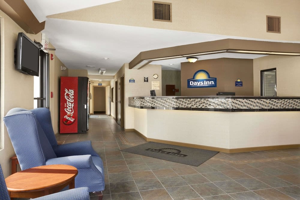 Days Inn by Wyndham Middletown 2