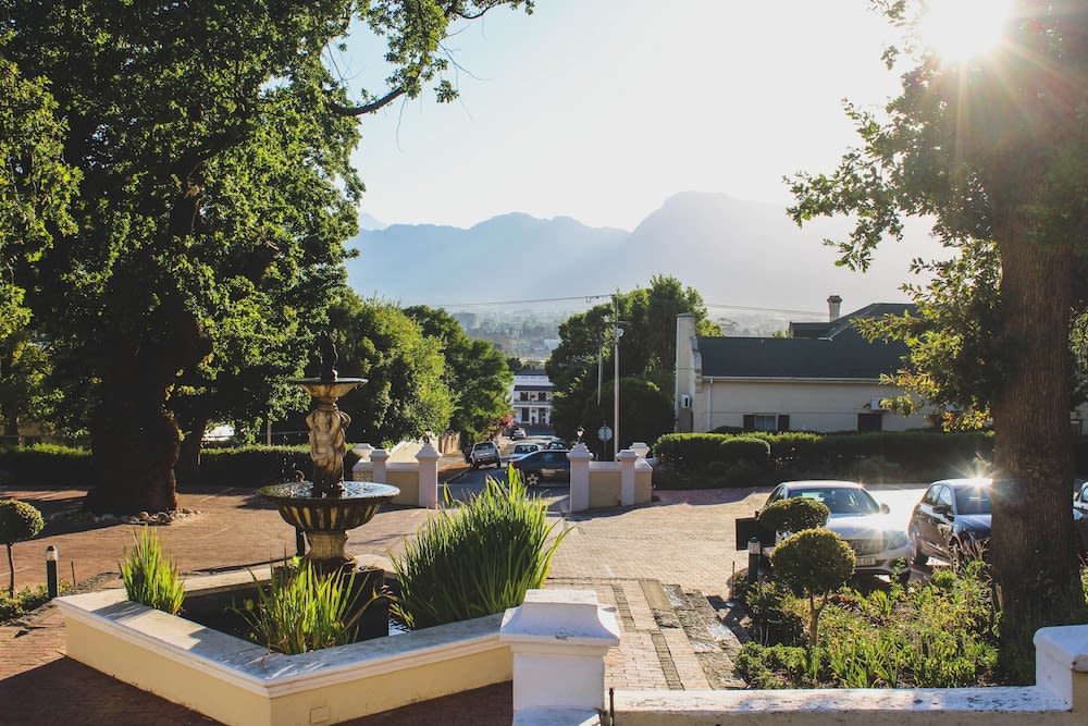 Pontac Manor Hotel & Restaurant 1