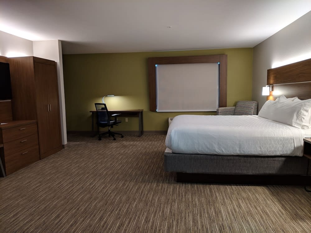 Holiday Inn Express & Suites Claypool Hill (Richlands Area), an IHG Hotel 4