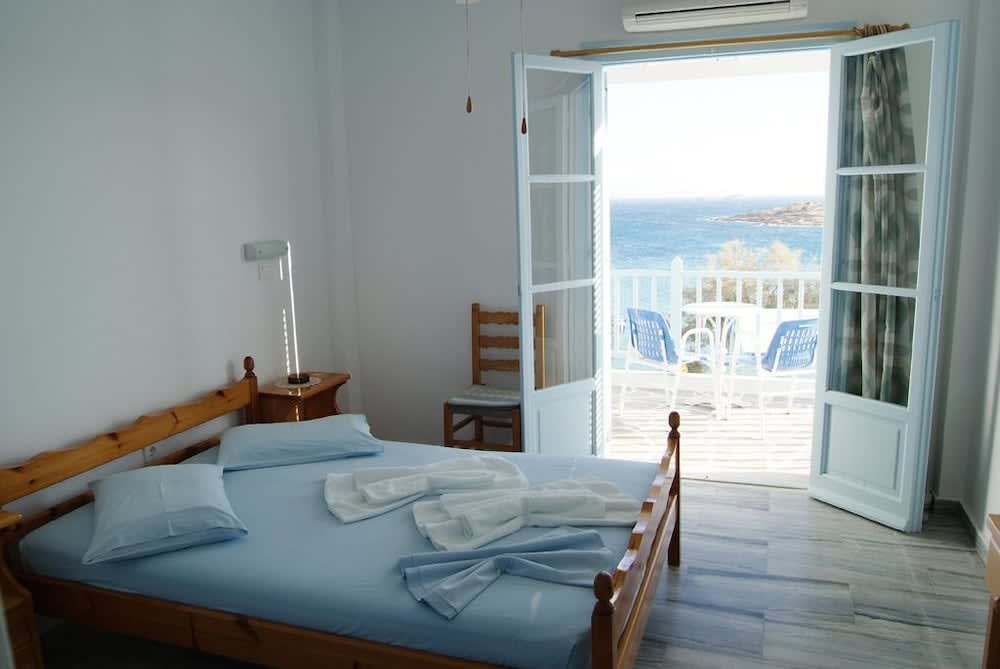 Paros Carmel studio-apartment 3